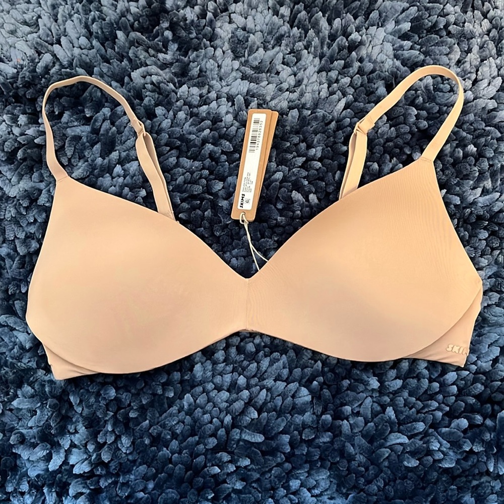 SKIMS wireless form bra